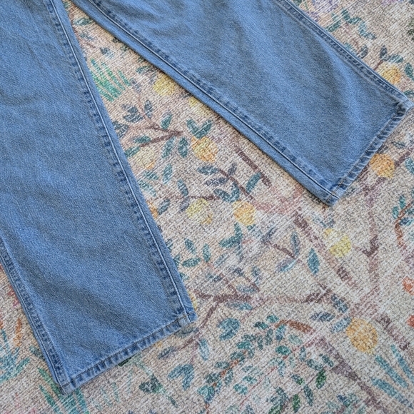 Aritzia Sunday Best Straight Leg Jeans - Picture 4 of 7